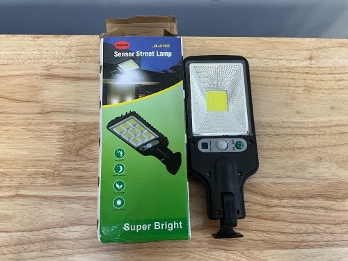 SOLAR OUTDOOR LED SENSOR LAMP
