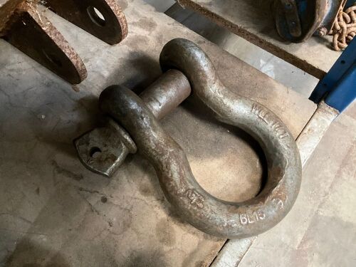 LIFTING SHACKLE
