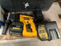 DEWLAT DW004 24V CORDLESS HAMMER DRILL - 2