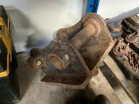 HITCH TO SUIT MINI DIGGER