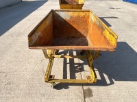 MOBILE TIPPING SKIP ON WHEELS - 2