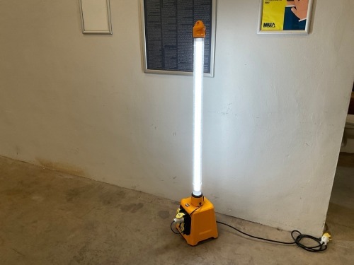 UNUSED DEFENDER UPLIGHT V3 110V BASE UNIT & UNUSED DEFENDER 110V 4FT UPLIGHT