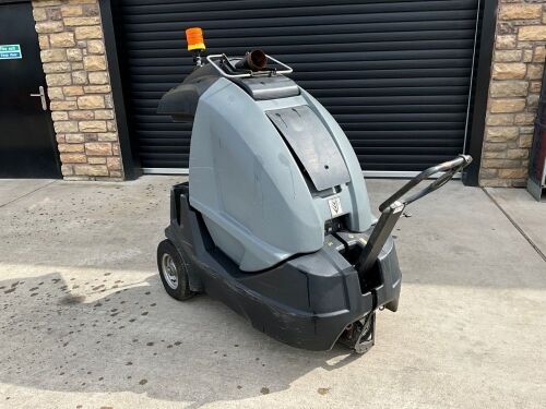 KARCHER IC15 PETROL DRIVEN VACCUM MACHINE