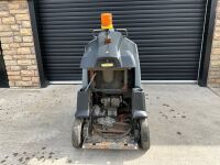 KARCHER IC15 PETROL DRIVEN VACCUM MACHINE - 5
