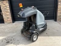 KARCHER IC15 PETROL DRIVEN VACCUM MACHINE - 6