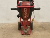 HILTI TE3000 110V DEMOLITION HAMMER C/W STAND - 3
