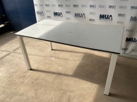 APPROX. 1500mm STRIAGHT DESK - 3