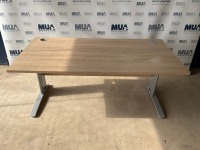APPROX. 1600mm STRAIGHT OFFICE DESK