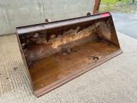 APPROX. 7.6ft BUCKET TO SUIT JCB TELESCOPIC FORKLIFT