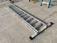 12 TREAD ALUMINIUM DOUBLE EXT. LADDER
