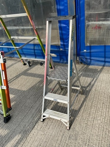3 TREAD ALUMINIUM STEP LADDER