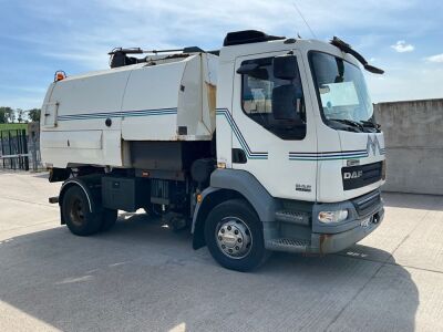 DAF LF55.220 15 TON 4x2 JOHNSTON ROAD SWEEPER 