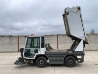 SCHMIDT COMPACT 200 4250KGS ROAD SWEEPER - 22