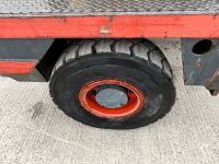 LINDE 550 5 TON SIDE LOADING FORKLIFT - 13