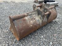 APPROX. 5ft SHUGH BUCKET TO SUIT 6-8 TON MACHINE - 5