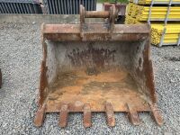 APPROX. 5ft TOOTHED DIGGING BUCKET TO SUIT 20 TON MACHINE - 2