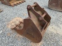 APPROX. 2ft TOOTHLESS DIGGING BUCKET TO SUIT 6-8 TON MACHINE - 4