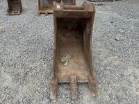 APPROX. 2ft TOOTHED DIGGING BUCKET TO SUIT 13 TON MACHINE - 2