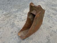 APPROX. 10" TOOTHLESS DIGGING BUCKET TO SUIT 4-6 TON MACHINE - 3