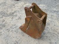 APPROX. 10" TOOTHLESS DIGGING BUCKET TO SUIT 4-6 TON MACHINE - 4