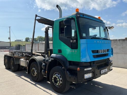 IVECO TRAKKER 360 EURO 5 8X4 32 TON BIG HOOK LOADER