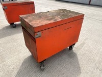 APPROX. 4ft x 2ft MOBILE METAL TOOL VAULT - 5
