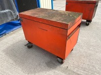 APPROX. 4ft x 2ft MOBILE METAL TOOL VAULT - 7