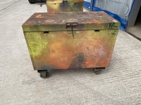 APPROX. 4ft x 2ft MOBILE METAL TOOL VAULT - 2