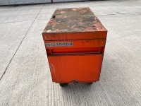 APPROX. 4ft x 2ft MOBILE METAL TOOL VAULT - 4