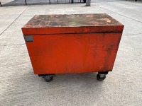 APPROX. 4ft x 2ft MOBILE METAL TOOL VAULT - 6