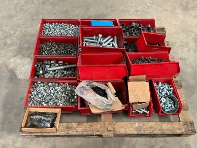 PALLET TO INC. LARGE SELECTION OF UNUSED NUTS, BOLTS & FIXINGS