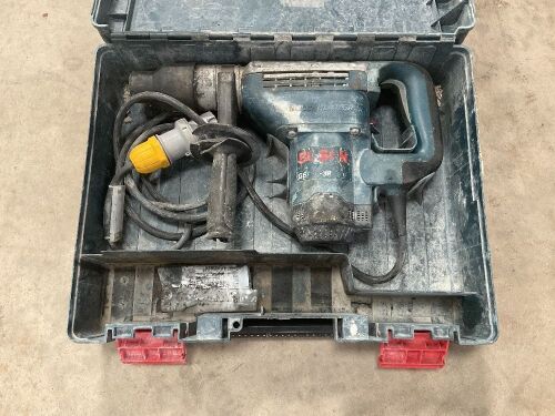 BOSCH 110v CHIPPING HAMMER & CASE