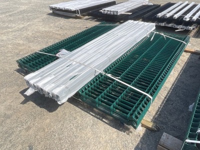 APPROX 20No. UNUSED FENCING PANELS & 20No. POSTS & FIXINGS (GREEN)
