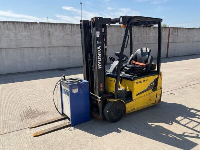 HYUNDAI 15BTR-9 1.5 TON 3 WHEELED BATTERY FORKLIFT