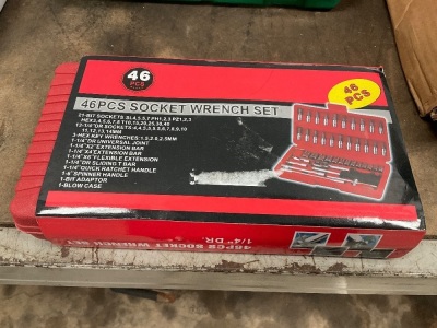 UNUSED 46PC 1/4 DRIVE SOCKET SET