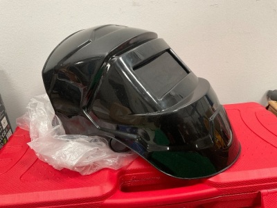 UNUSED AUTO DARKENING WELDING HELMET