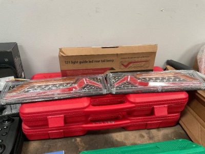 UNUSED REAR TRAILER TAILLIGHTS 