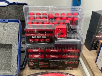UNUSED 118 PIECE SCREWDRIVER & BIT SET