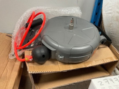 UNUSED 33ft AIR HOSE REEL 