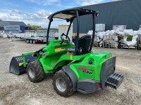 AVANT 640 4WD ARTICULATED LOADER - 5