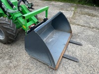 AVANT 640 4WD ARTICULATED LOADER - 10
