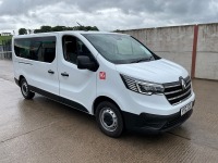 RENAULT TRAFIC RED EDITION L2 H1 2.0 DCI 130 9 SEATER VAN