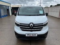 RENAULT TRAFIC RED EDITION L2 H1 2.0 DCI 130 9 SEATER VAN - 2
