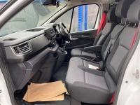 RENAULT TRAFIC RED EDITION L2 H1 2.0 DCI 130 9 SEATER VAN - 7
