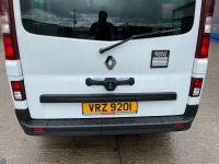 RENAULT TRAFIC RED EDITION L2 H1 2.0 DCI 130 9 SEATER VAN - 12