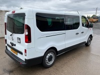 RENAULT TRAFIC RED EDITION L2 H1 2.0 DCI 130 9 SEATER VAN - 15
