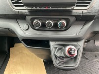 RENAULT TRAFIC RED EDITION L2 H1 2.0 DCI 130 9 SEATER VAN - 25