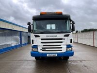 SCANIA P340 8x4 32 TON HOOK LOADER - 3