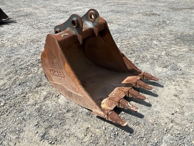 APPROX. 3.4ft TOOTHED DIGGING BUCKET TO SUIT 13 TON EXCAVATOR
