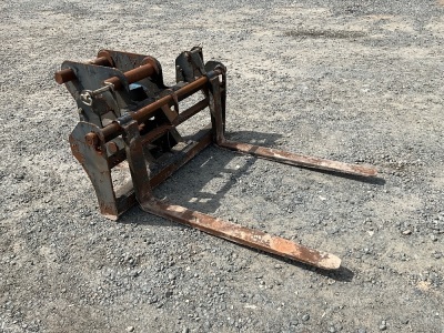 FORKS TO SUIT 20 TON EXCAVATOR